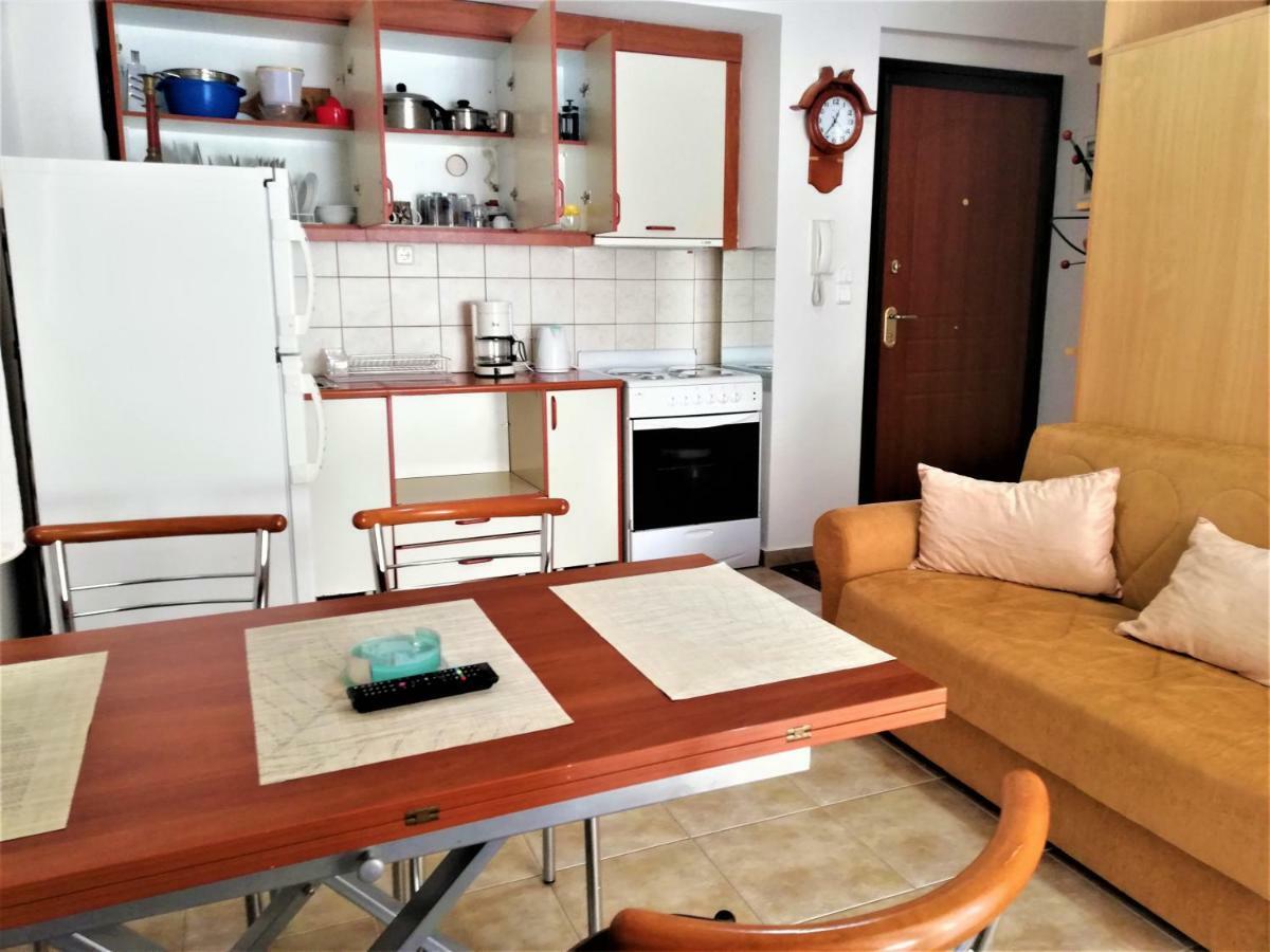 Kalamata Downtown Apartment Exterior photo